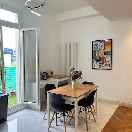 4 Face Gare Nice-ville Apartament *